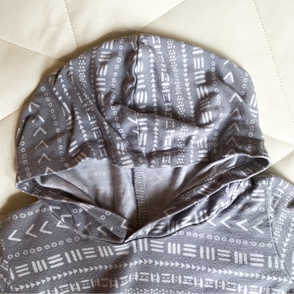 Jax & Lennon 🇨🇦 • Long Sleeved Hooded Top - Picture 5 of 6